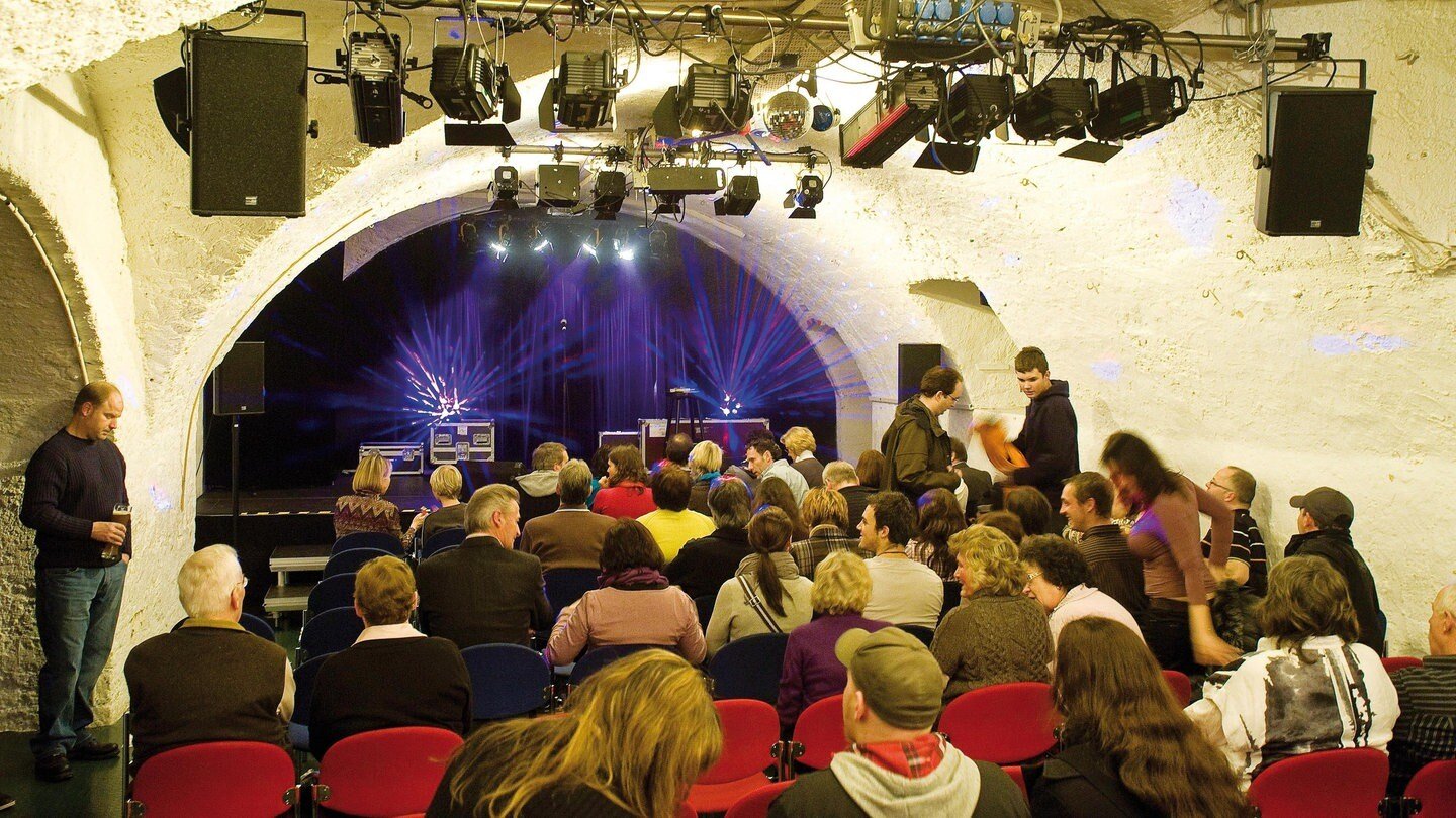 🎭 운터하우스 – 마인처 포룸-테아터